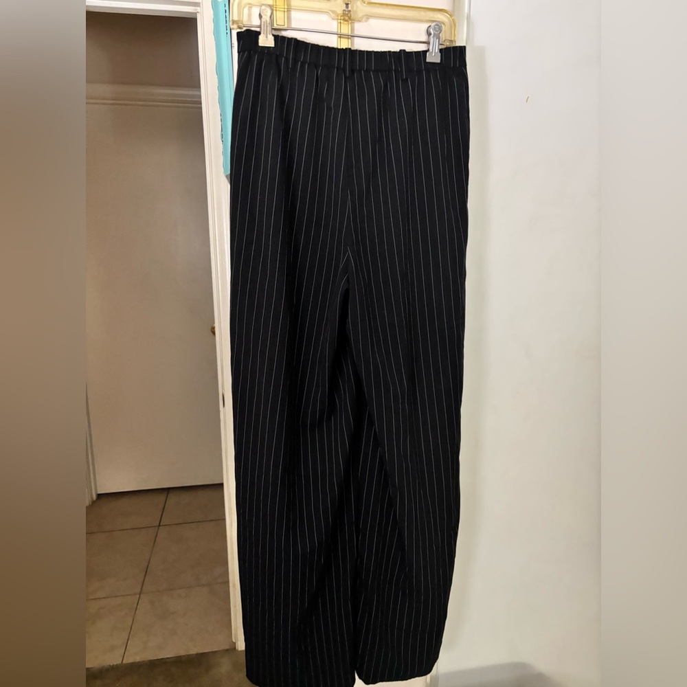 EUC Nordstrom Rack Black Pinstripe Wide-Leg Pants with pockets , Size Small - Picture 4 of 4